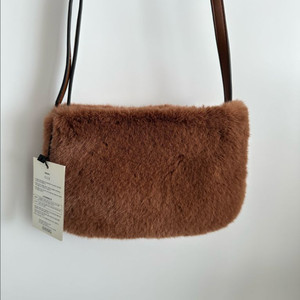 택달린새상품)엘르 퍼 크로스백