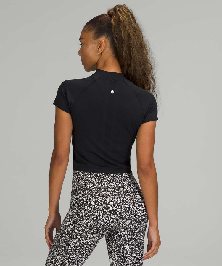 룰루레몬 스위프틀리 모크넥 크롭티 2사이즈--1