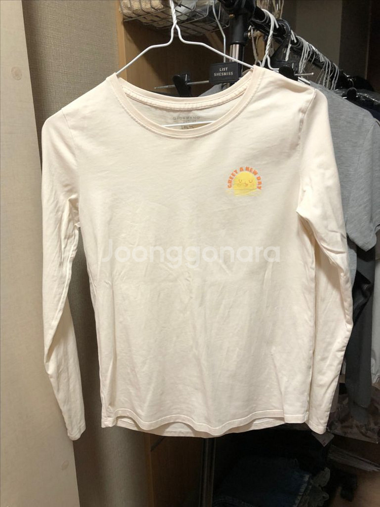 지오다노 맨투맨 티셔츠 5장 일괄 - 17000원 (155)--6