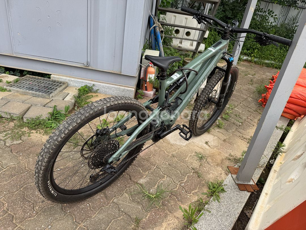 스페셜라이즈드 터보리보콤프 알로이 신품급 판매합니다.--1