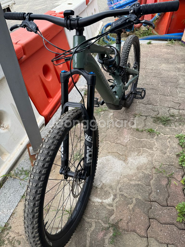 스페셜라이즈드 터보리보콤프 알로이 신품급 판매합니다.--6