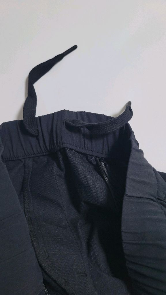 새상품)디스커버리 남성 고신축 밴딩 조거팬츠 S,M,L--1