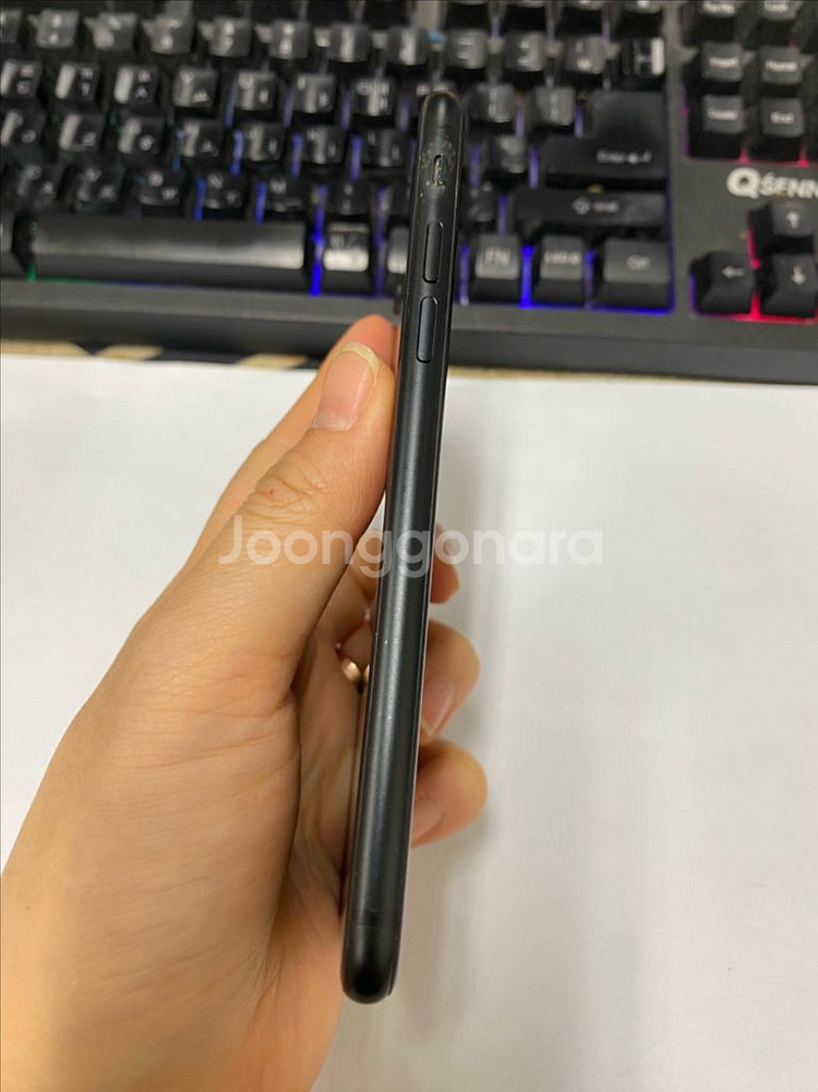 아이폰SE2 블랙 SS급 128GB 무잔상 대량가능--4