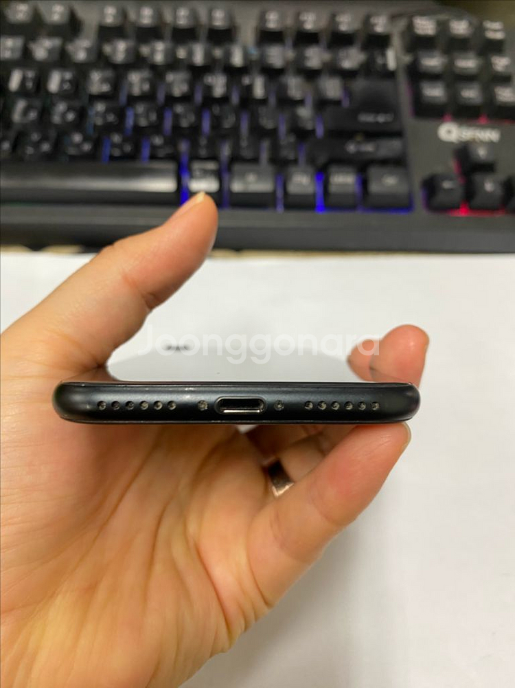 아이폰SE2 블랙 SS급 128GB 무잔상 대량가능--6
