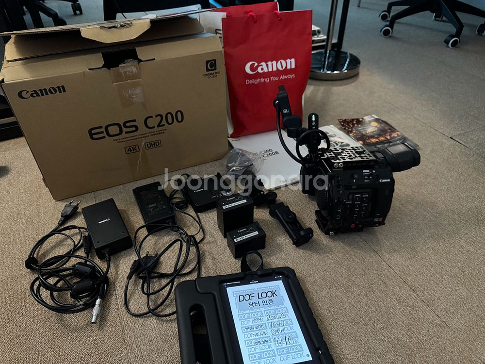 캐논 C200 시네마 4K 카메라 +케이지,추가배터리--0