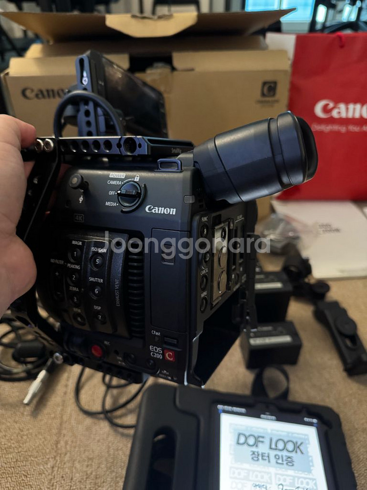 캐논 C200 시네마 4K 카메라 +케이지,추가배터리--4