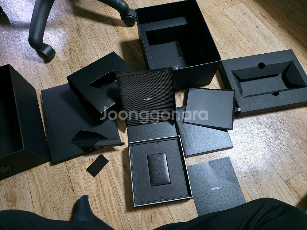 갤럭시 폴드se 스페셜에디션 팝니다--5