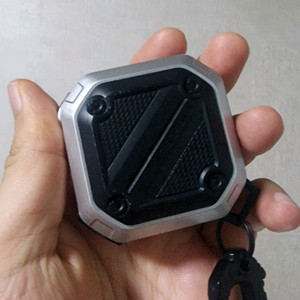버즈 라이브 블랙 충전기 본체 판매합니다