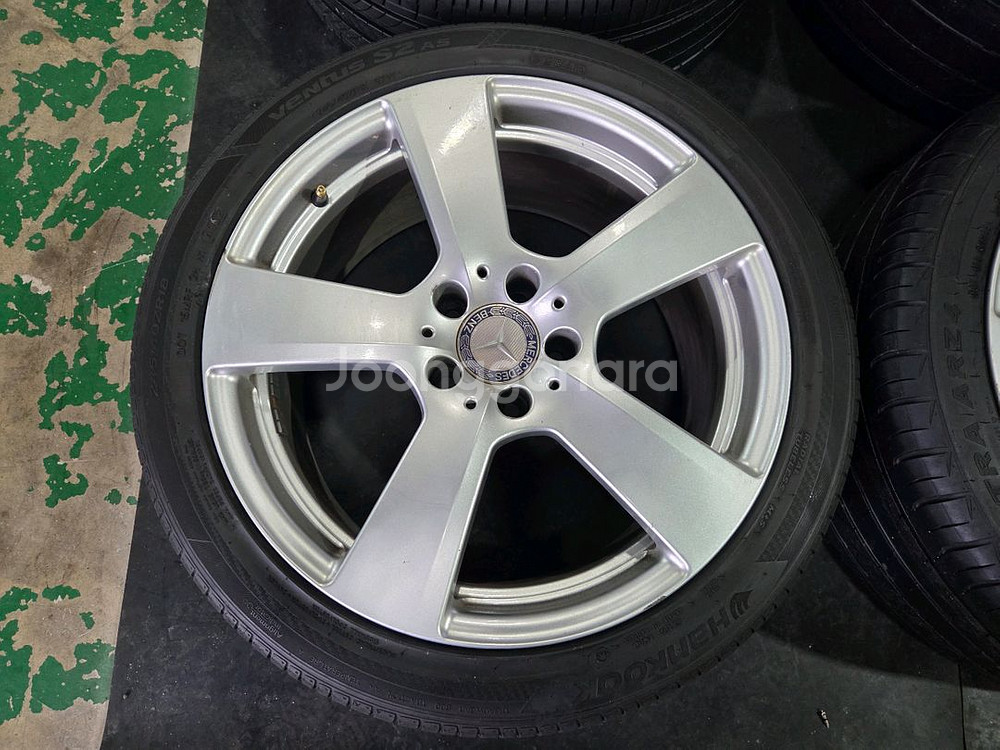 벤츠 W212 E클래스 18인치 정품 휠타이어--1