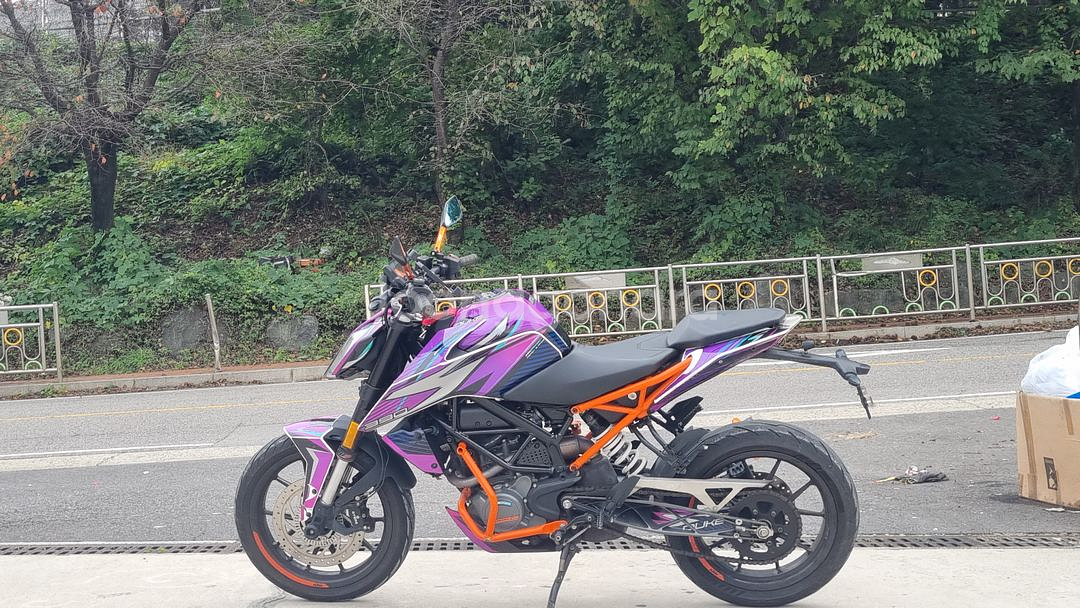 ktm 듀크 duke 125 19년식/2만대키로수/투채--3