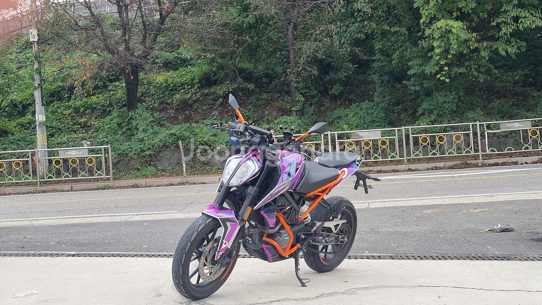 ktm 듀크 duke 125 19년식/2만대키로수/투채--2