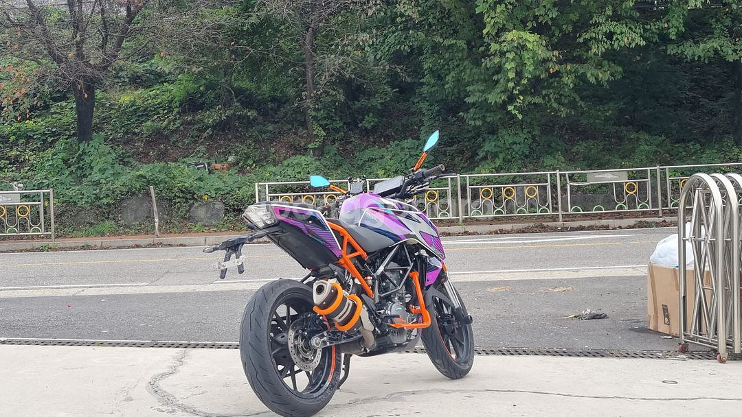 ktm 듀크 duke 125 19년식/2만대키로수/투채--6