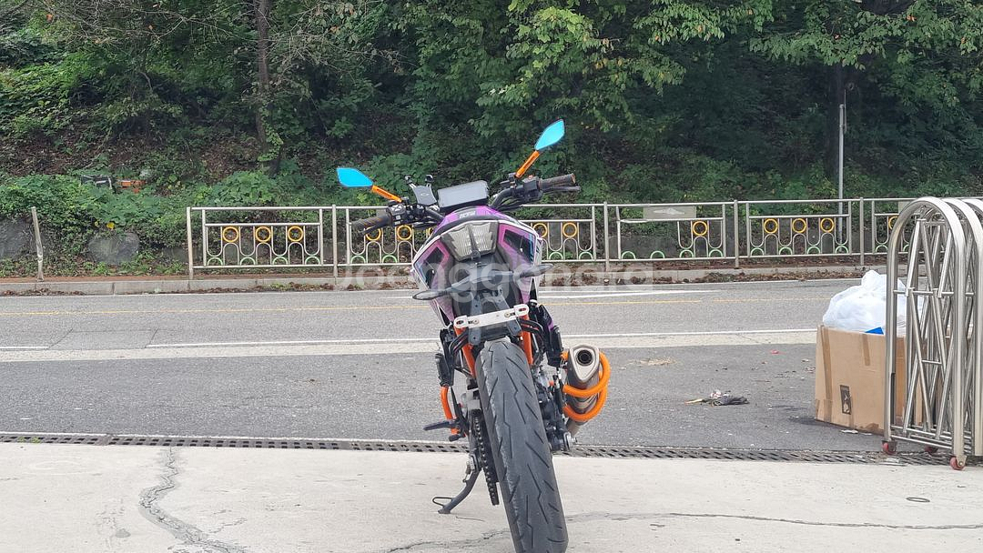 ktm 듀크 duke 125 19년식/2만대키로수/투채--5