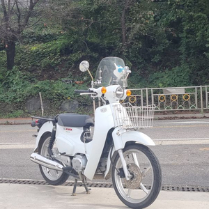 혼다 슈퍼커브 22년식/8천대키로수/신차급/급매