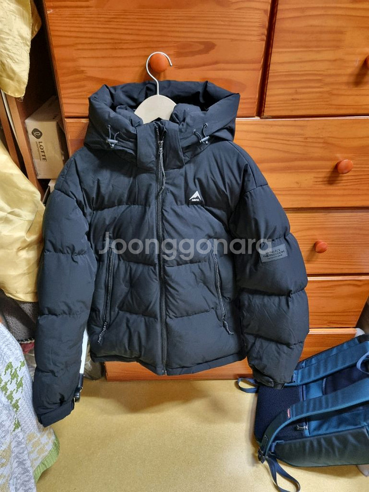 정품 네파 패딩 팝니다.--7