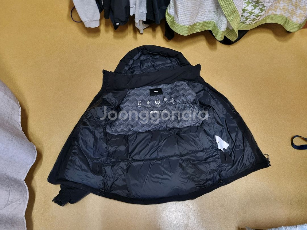 정품 네파 패딩 팝니다.--11
