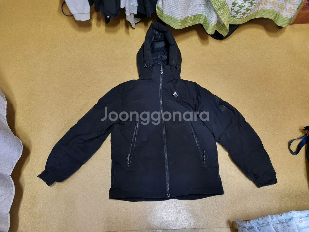 정품 네파 패딩 팝니다.--8