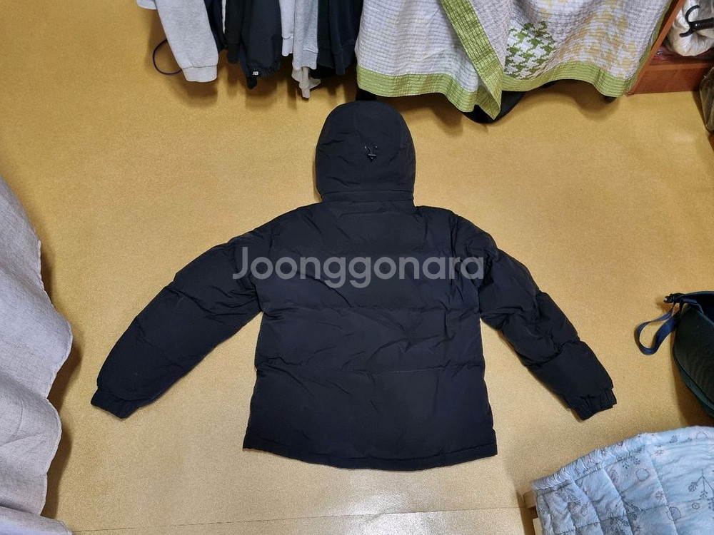 정품 네파 패딩 팝니다.--10