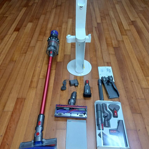 다이슨v10 싸이클론 청소기 저렴하게 드립니다~