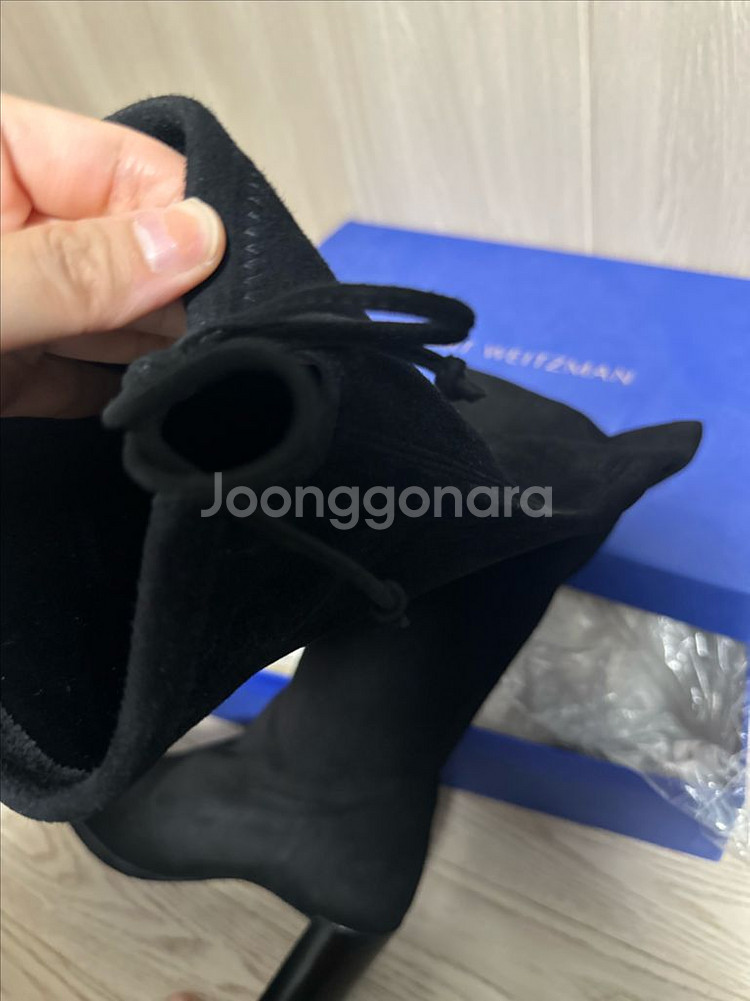 스튜어트와이츠먼 하이 부츠 37 새제품--1