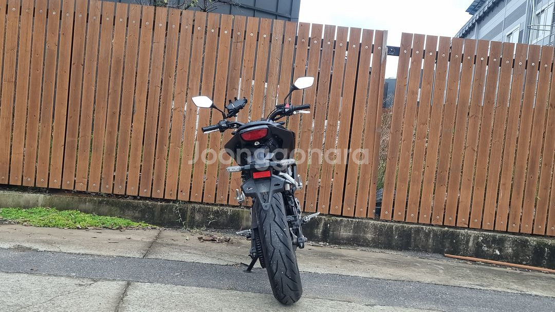 혼다 cb125r 20년식/블랙컬려/1만대키로수/급--5