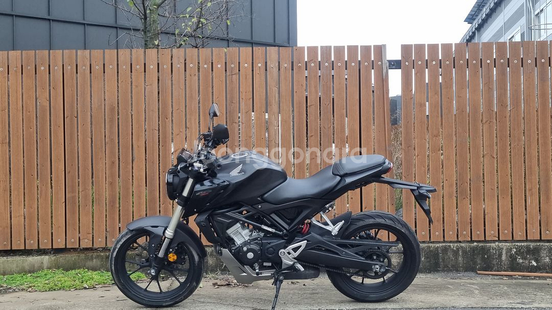 혼다 cb125r 20년식/블랙컬려/1만대키로수/급--3