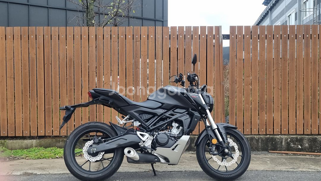 혼다 cb125r 20년식/블랙컬려/1만대키로수/급--7