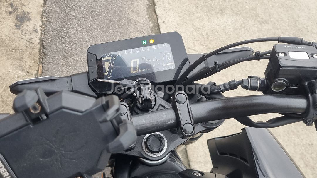 혼다 cb125r 20년식/블랙컬려/1만대키로수/급--8