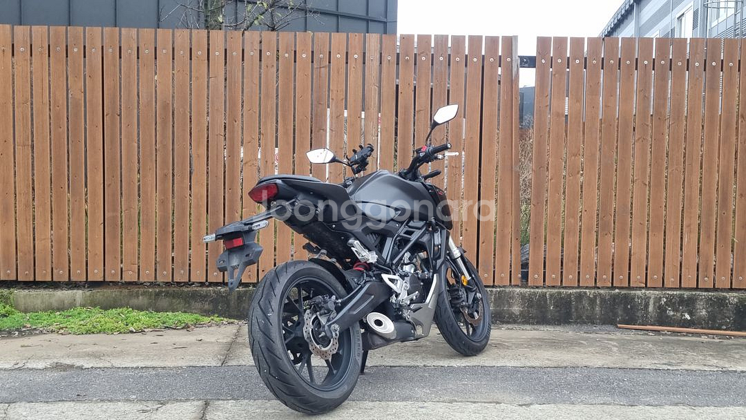 혼다 cb125r 20년식/블랙컬려/1만대키로수/급--6