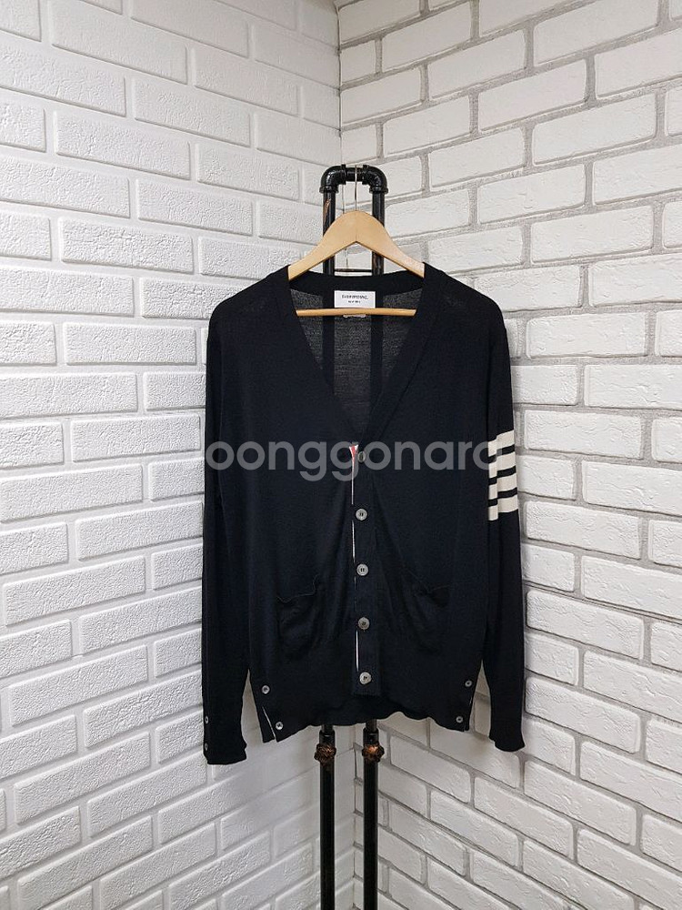[3/100~105/정품] 톰브라운 블랙 가디건--1