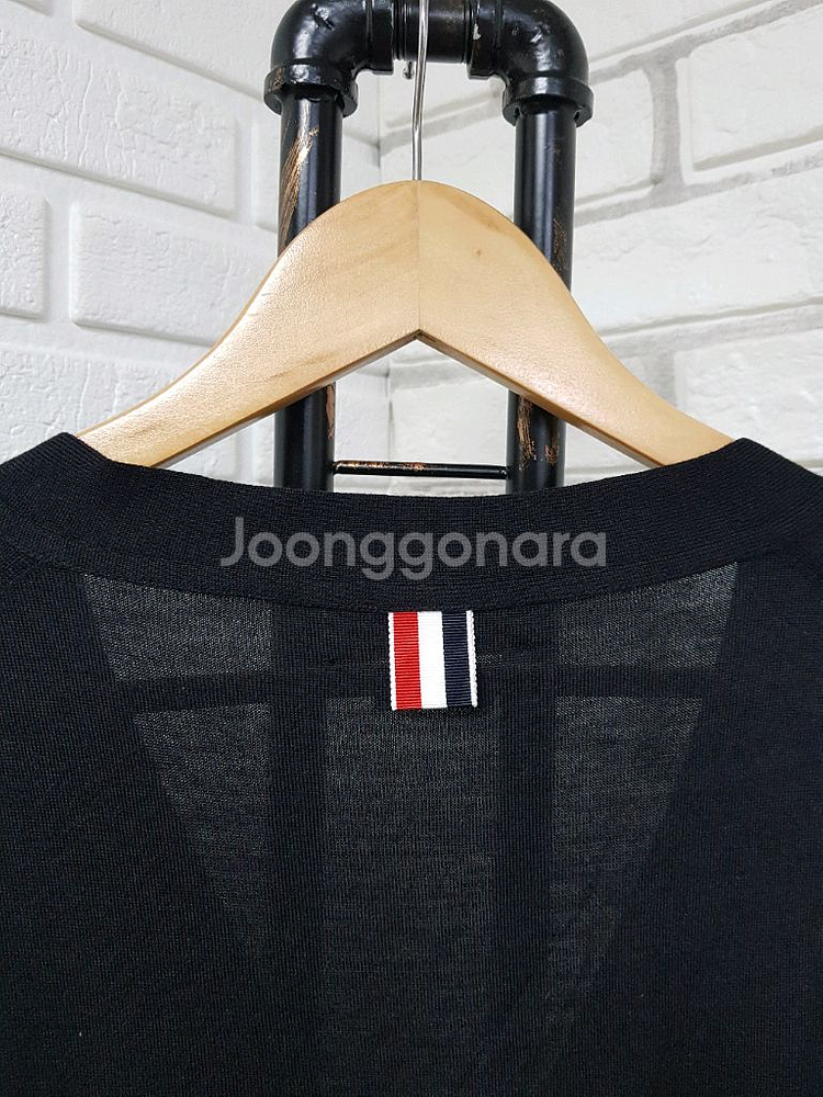 [3/100~105/정품] 톰브라운 블랙 가디건--4
