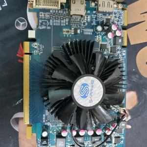 SAPPHIRE 라데온 HD6750 팝니다.