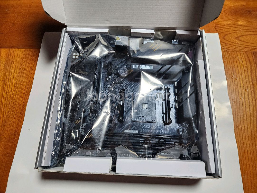 ASUS B550M TUF GAMING 단순개봉 미사용--1
