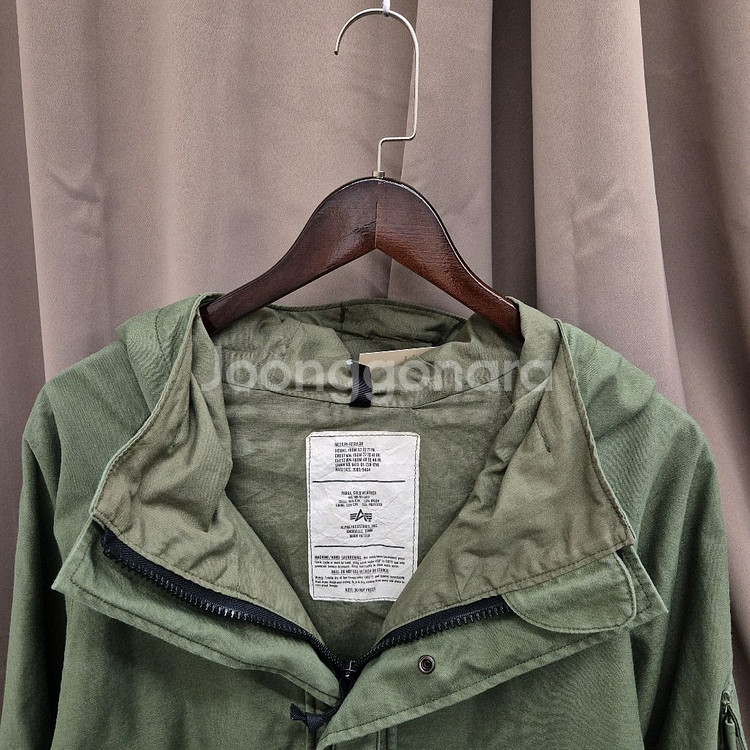 알파인더스트리 카키색 후드 야상 점퍼--1