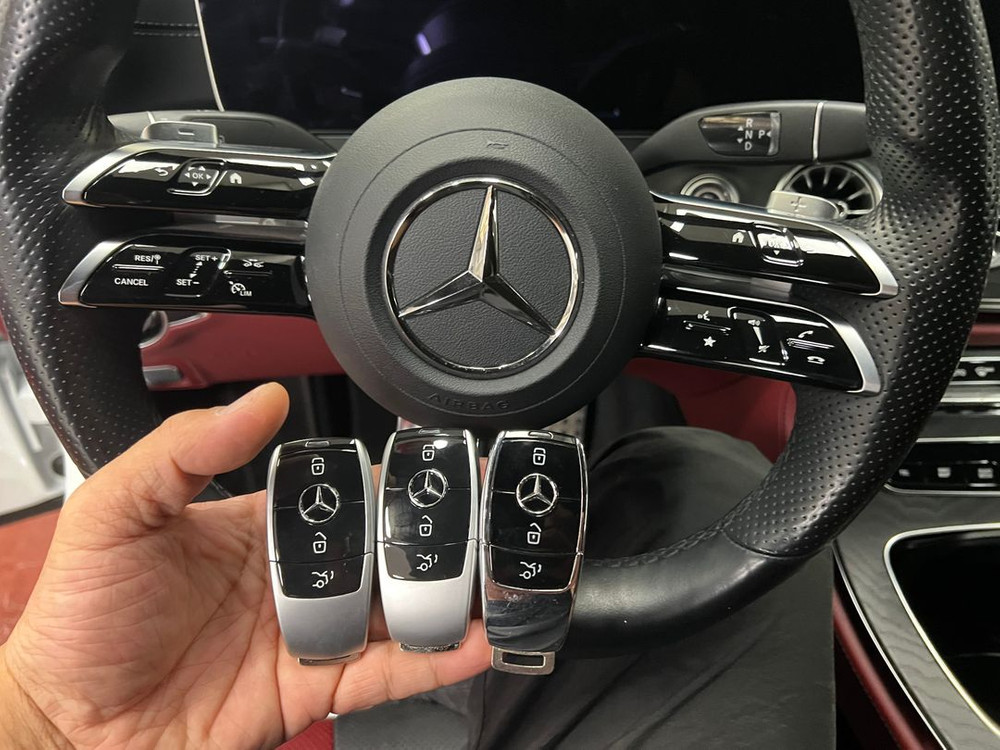 벤츠 CLS300d 신형키 2개 + 근접도어 기능 완료 이미지