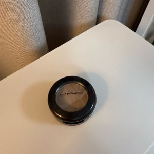 맥 오메가 아이섀도우