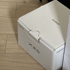 후지필름 x-e5 실버 단품 미개봉 신품 팝니다