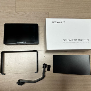 필월드 F6 PLUS 카메라 모니터