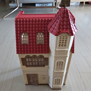 실바니안 엘리베이터가 있는 3층집