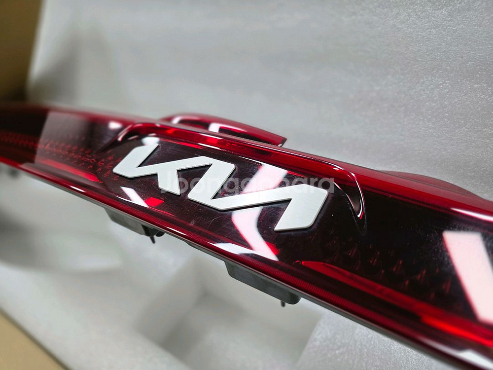 카니발4세대 신형로고 일반테일램프 순정--1