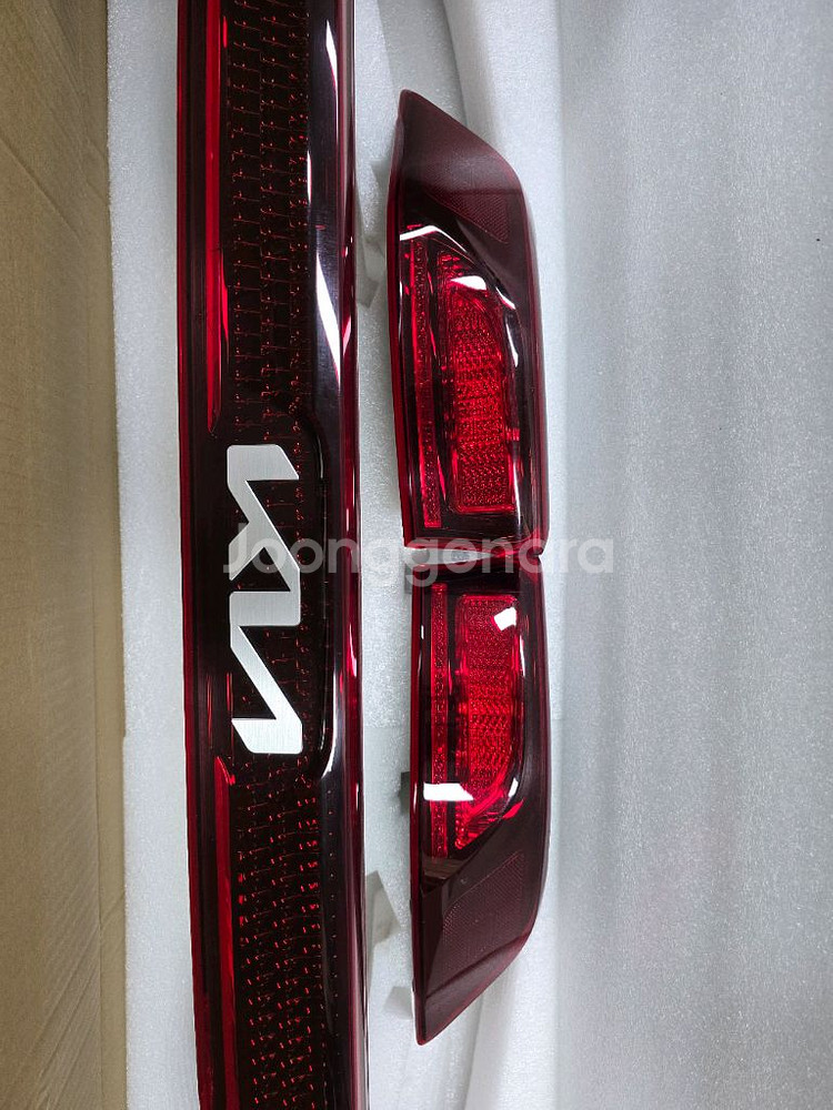 카니발4세대 신형로고 일반테일램프 순정--0