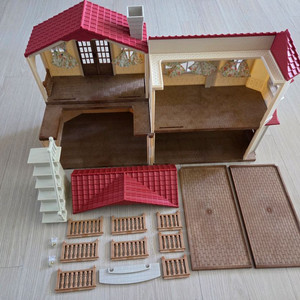 실바니안 불들어오는 2층집