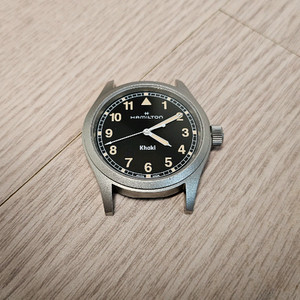 해밀턴 카키필드 쿼츠 38mm (25.08스탬핑)팝니다