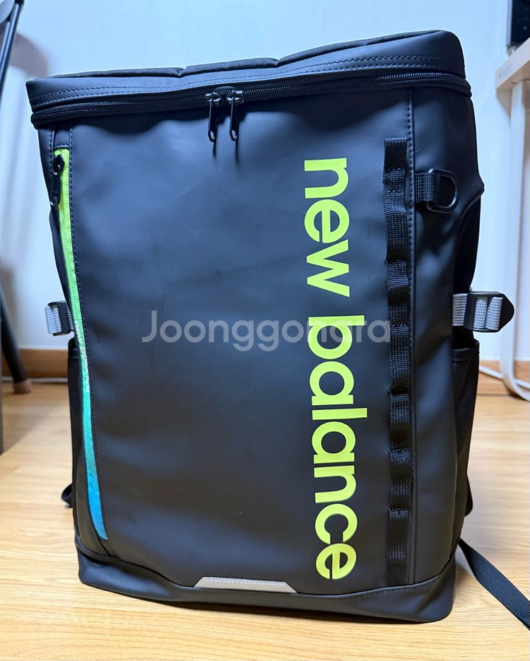 뉴발란스 백팩 팝니다--3