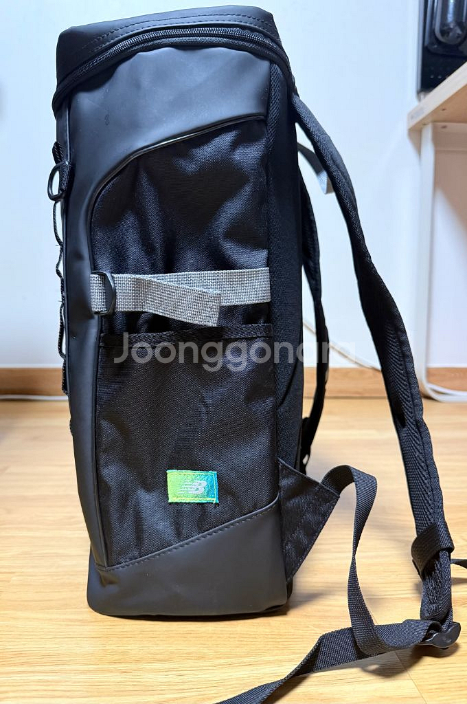 뉴발란스 백팩 팝니다--4