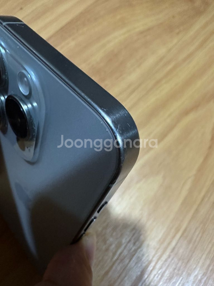 아이폰15프로 네추럴티타늄 512기가 팝니다.--3