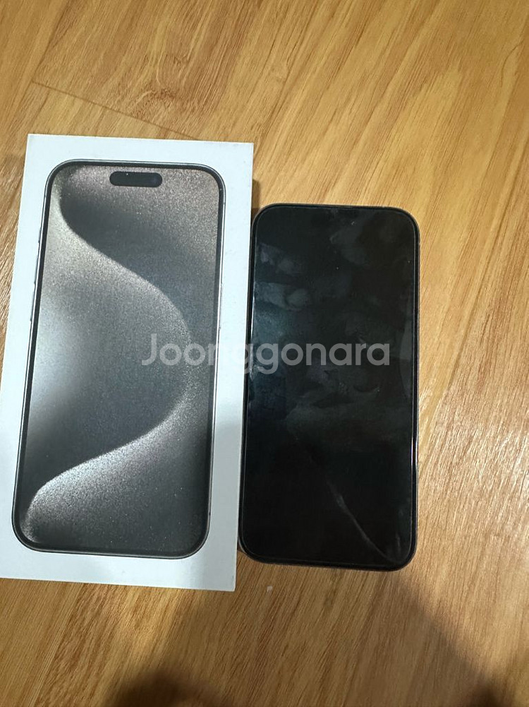 아이폰15프로 네추럴티타늄 512기가 팝니다.--5