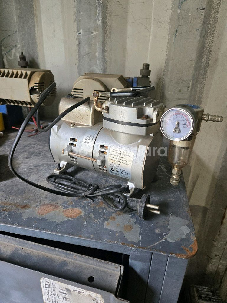 LABTouch LAP300 에어 컴프레서--0