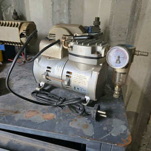 LABTouch LAP300 에어 컴프레서