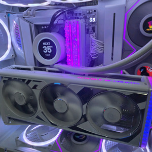 rtx 4090 화이트 스트릭스(보증 26년8월)